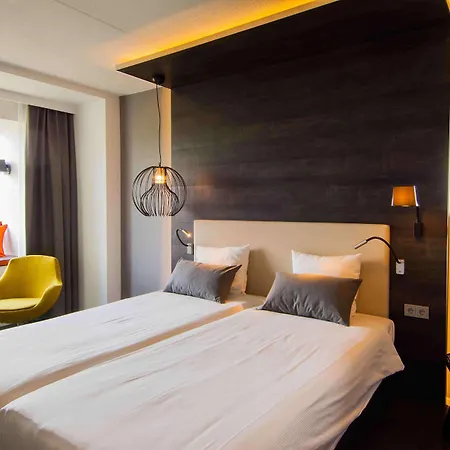 ゴールデン チューリップ ズーテルメール デンハーグ