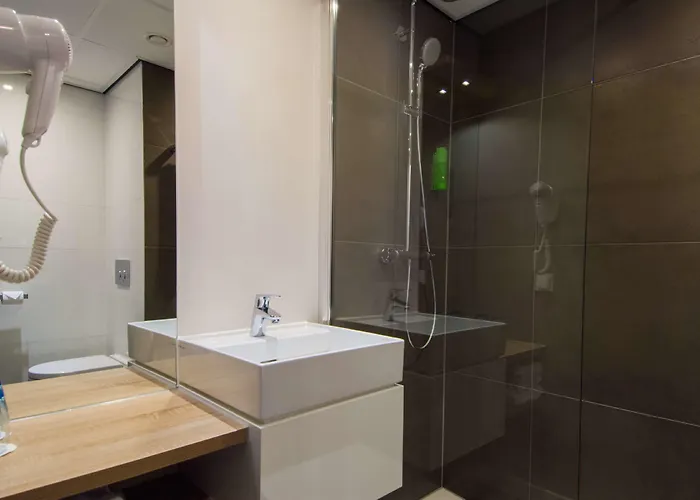 Golden Tulip - Den Haag Otel 4*