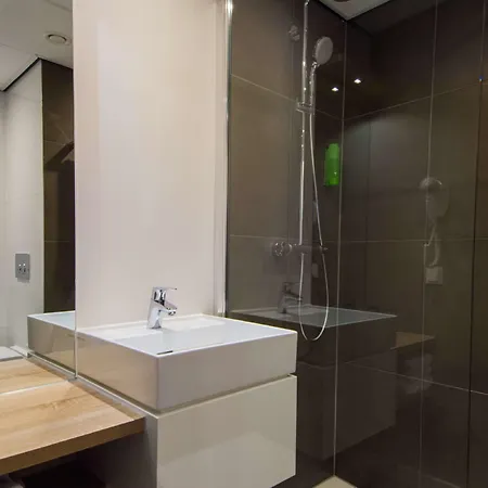 Golden Tulip - Den Haag Hotell 4*