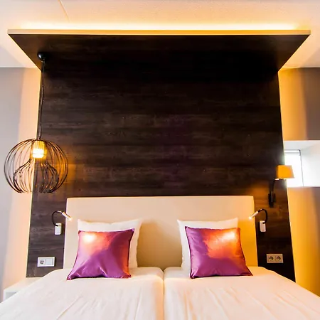 Golden Tulip - Den Haag Hotell 4*